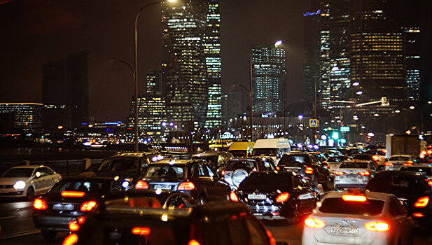 В Москве маломобильные инспекторы начали давать консультации водителям
