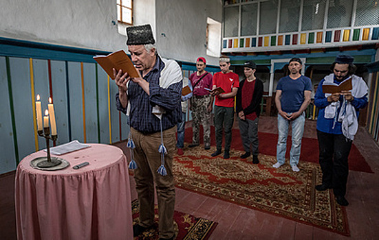 Крымские караимы возвращают свои храмы и язык
