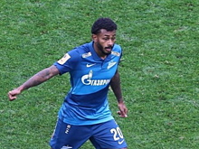 Полузащитник "Зенита" купил телефон за полмиллиона рублей