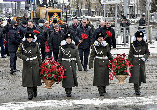 Общественники поддержали перенос памятника Александру Покрышкину