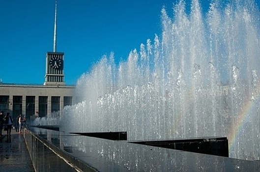 Сезон фонтанов открыли в Санкт-Петербурге