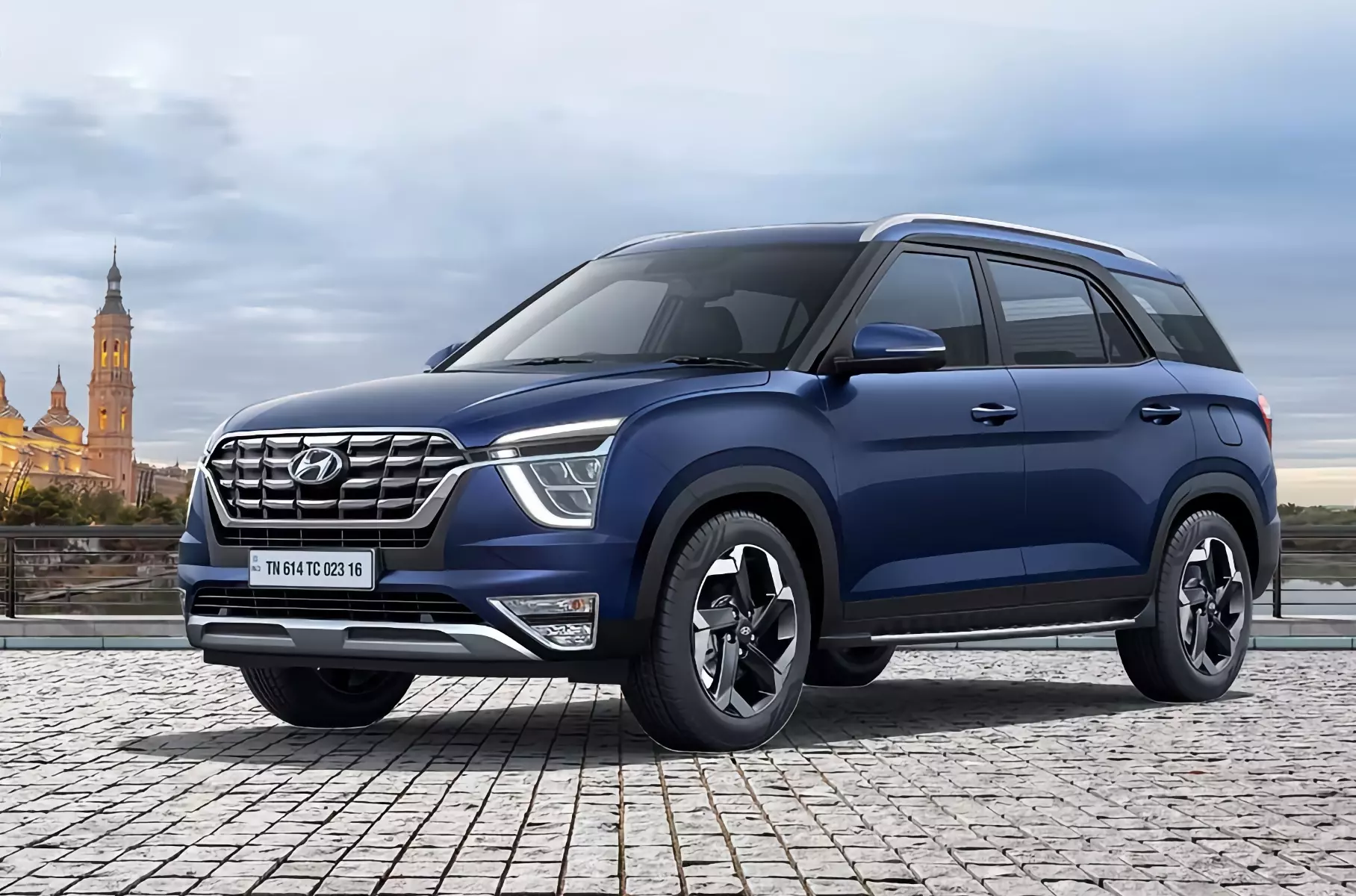 Hyundai откладывает запуск обновленной трехрядной Creta