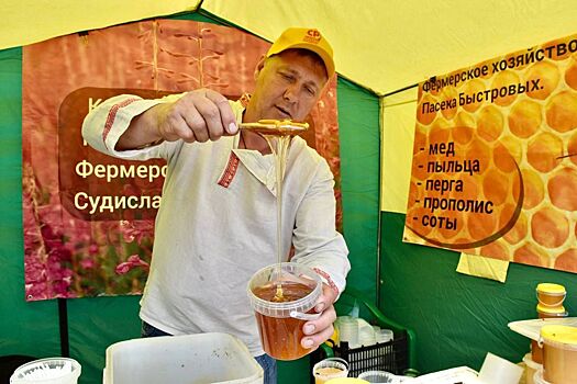 Пять тонн костромского меда уехали в другие города и осели в банках у горожан