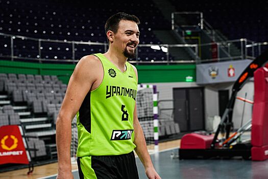 «Каждый игрок хотел бы ощутить это на себе». Петенев — о выступлении за сборную России