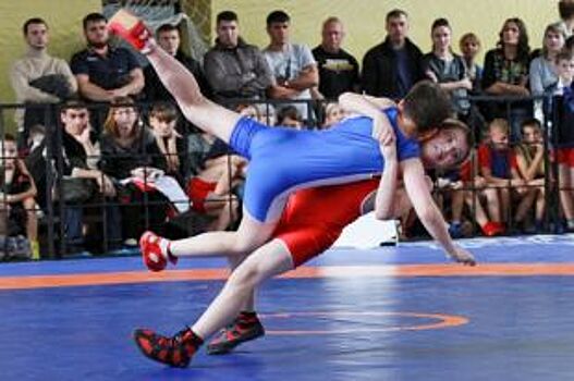 Юные алтайские борцы отправятся на открытый Чемпионат в Республику Алтай