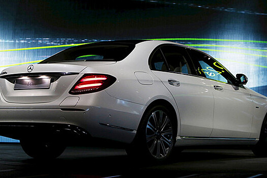 Mercedes не сдает позиций. Обнародован рейтинг премиальных авто в России