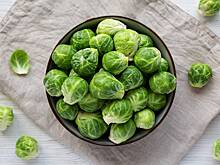 Врач призвал убрать с праздничного стола один полезный продукт