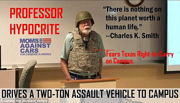 Профессор пришел на лекцию в каске и бронежилете, потому что студентам разрешили носить оружие