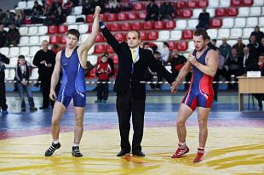 В Омске завершился турнир по греко-римской борьбе памяти Ивана Калюжного