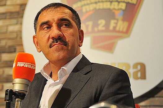 Юнус-Бек Евкуров: Нас в семье было 13 детей. Вот и мои младшие ребятишки тоже донашивают одежду за старшими