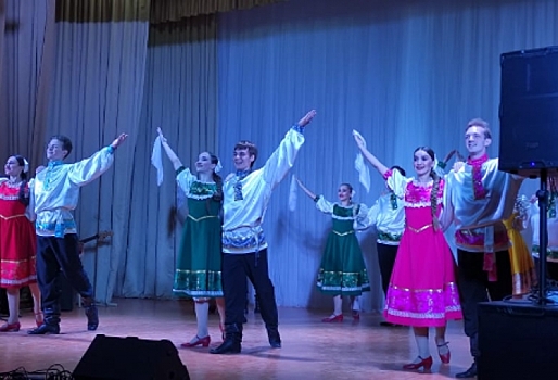 Омские артисты выступили для беженцев из Донбасса при поддержке «Единой России»