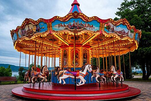 В Приморье проверят все аттракционы после обрушения детской карусели на Спортивной набережной