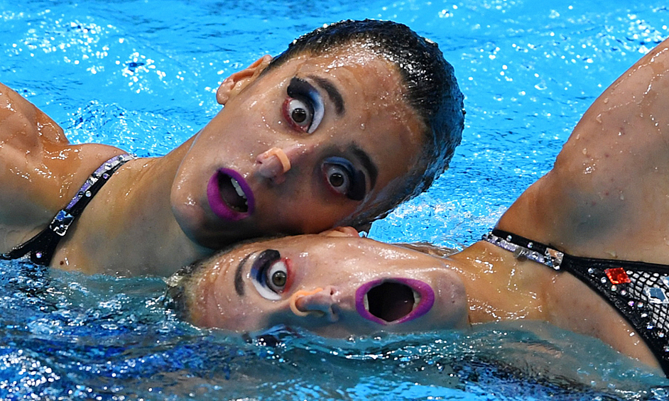 Анна-Мария Александри и Эйрини Александри из команды Австрии во время выступления на Олимпийских играх в Токио