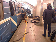 Взрывы в питерском метро: куда звонить