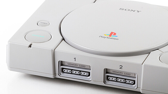 Инженер создал первую в истории кастомную материнскую плату для PlayStation 1