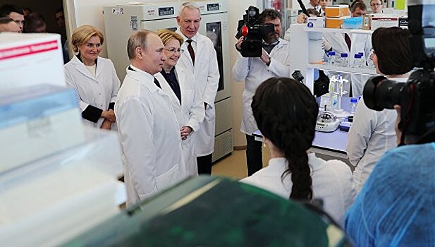 Путин сообщил о плане расширения сотрудничества медиков с промышленностью