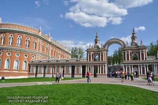 Художник С.Андрияка проведет в усадьбе «Царицыно» мастер-класс в рамках проекта «Московское долголетие»