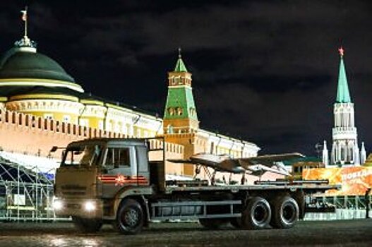 В Москве возложили венки в честь Дня Победы от Посольства Беларуси в РФ