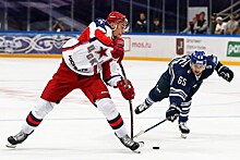Хоккей, итоги дня 18 августа 2017 года, Хохлачёв вернулся в «Спартак»