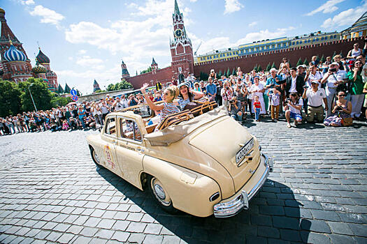 «Москвич» поборется с «Чайкой» на Красной площади