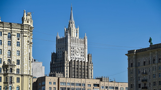 В МИД РФ заявили о тесном контакте с Баку и Ереваном для стабилизации ситуации