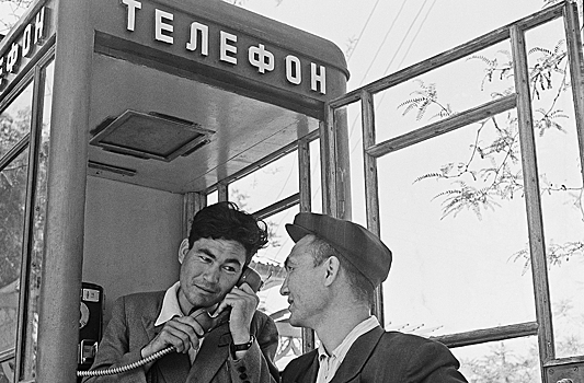 В сети вспомнили московские телефонные будки