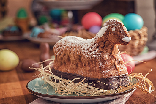 Как сделать из кулича арт-объект без особых усилий