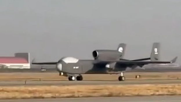 Китай начал тестировать огромный летающий улей с роем беспилотников внутри