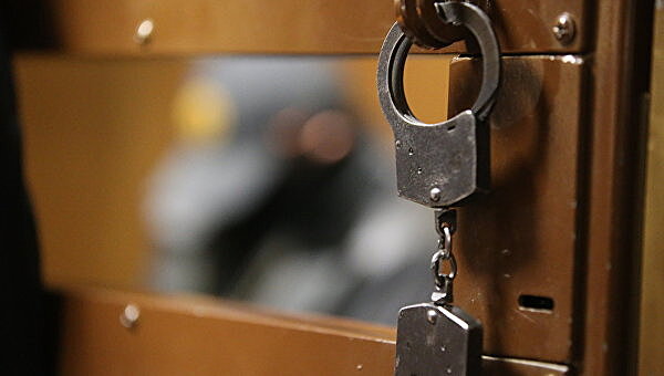 Пойманному в притоне священнику из РФ предъявили обвинение
