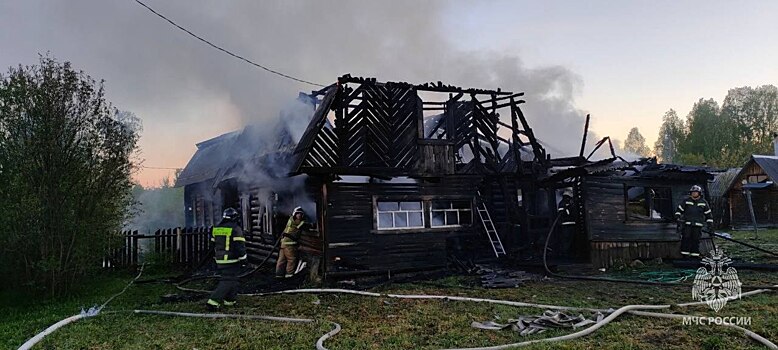 Несколько домов горели в Краснобаковском округе