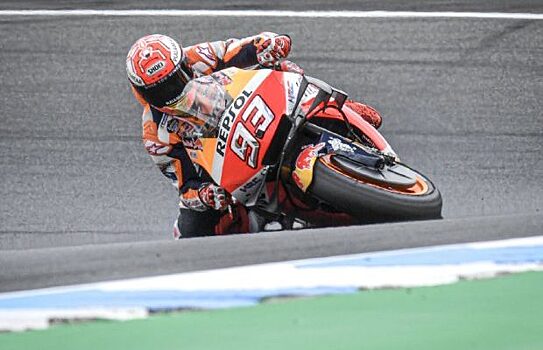 Гонщик MotoGP побил рекорд наклона на мотоцикле в повороте