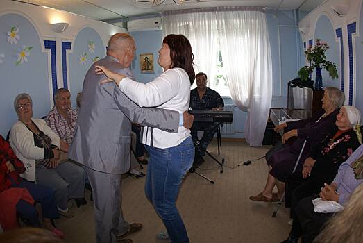 Концерт клавишной музыки прошел в Центре социального обслуживания