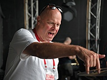 Лидер группы "Несчастный случай" Кортнев извинился перед полицейским за неприличный жест