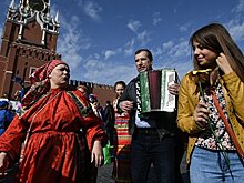 Почти 40% россиян на майские праздники останутся дома