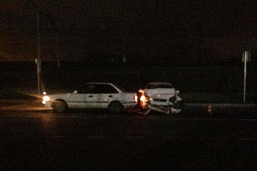 Водитель Suzuki попал в больницу после ночного ДТП с двумя машинами на Первомайской