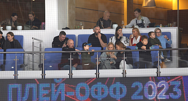 Овечкин посетил шестой матч финала плей-офф КХЛ ЦСКА — «Ак Барс»