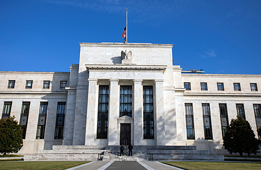 ФРС США подняла ставку, а в Великобритании зафиксирован неожиданный рост инфляции
