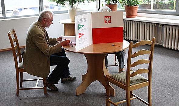 Независимые депутаты лидируют на выборах в Польше