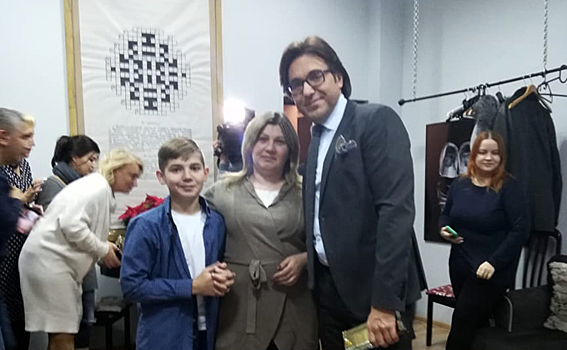 Андрей Малахов подарил аккордеон школьнику из Новосибирской области