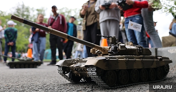 В Грузии над поддержавшими Украину депутатами пошутили с помощью игрушечных танков