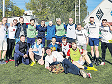 Самарские журналисты и сотрудники клуба "Крылья советов" провели товарищеский матч по мини-футболу