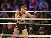 Легендарная чемпионка UFC и WWE назвала своих дочерей в честь гавайской линии мужа