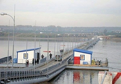 Специалисты демонтируют понтонный мост через Томь в кузбасском городе