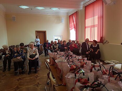 В библиотеке №76 прошел концерт для узников фашизма и ликвидаторов чернобыльской аварии