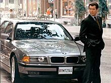 Блоггер подробно познакомилась с BMW 7 Series из Бондианы
