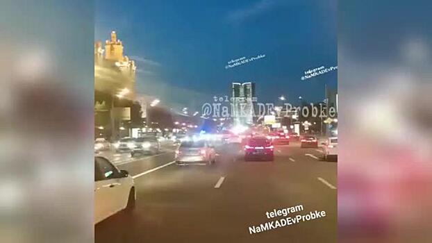 Машина сбила велосипедиста на Кутузовском проспекте в Москве