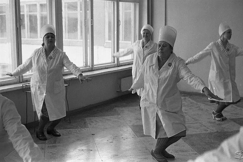 «Соревнования Горпромторга по производственной гимнастике», школа №62, Новокузнецк, Сибирь. 10 апреля 1983 года.