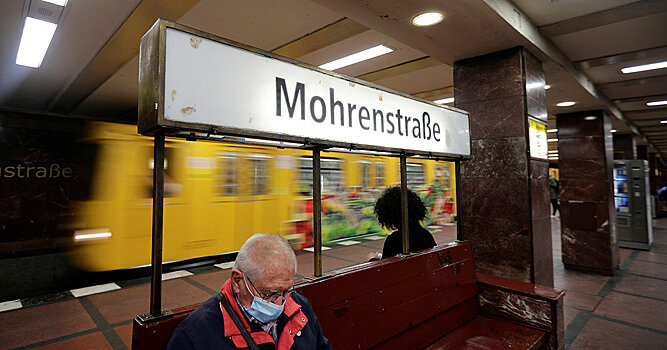 Die Welt (Германия): ситуация вокруг берлинской станции метро Mohrenstraße превращается в фарс