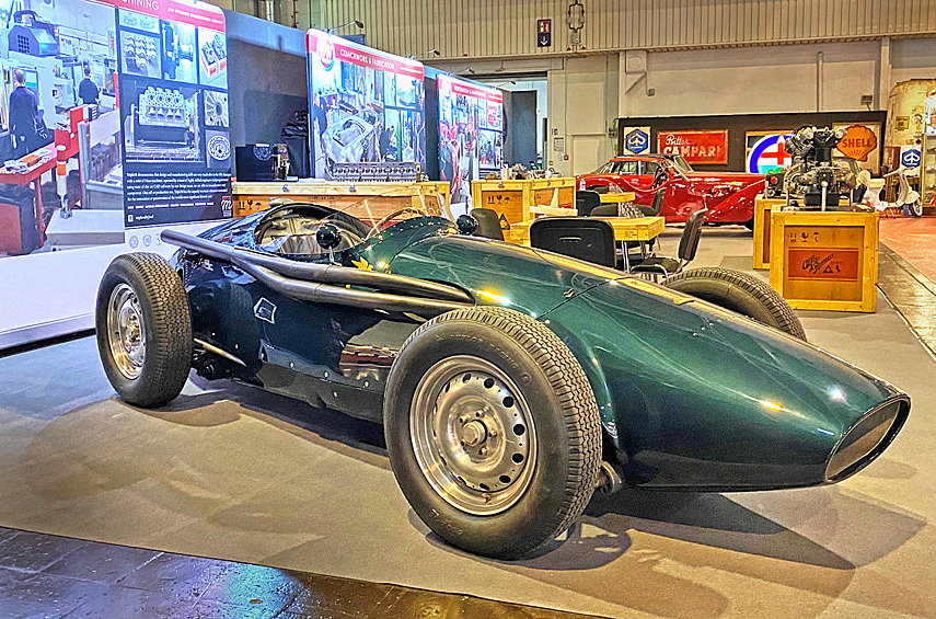 Connaught Type B — гоночный болид Формулы-1, с которым британская команда Connaught Engineering выступала с 1955 по 1958 год. Среди немногочисленных успехов — победа Тони Брукса во внечемпионатном Гран-При Сиракуз в 1955 году, победа Стюарта Льюис-Эванса в Трофее Гловера в 1957-м, и его же четвёртое место в чемпионатном Гран-При Монако в 1957 году. Конструкция была весьма консервативная: пространственная рама, двухрычажная торсионная подвеска спереди и зависимая типа «Де-Дион» сзади, 4-цилиндровый мотор 2.5 марки Alta. Всего было построено семь машин.