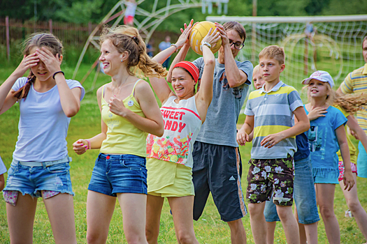 Готовим к лагерю: 3 совета, как уберечь ребенка от плохого влияния сверстников